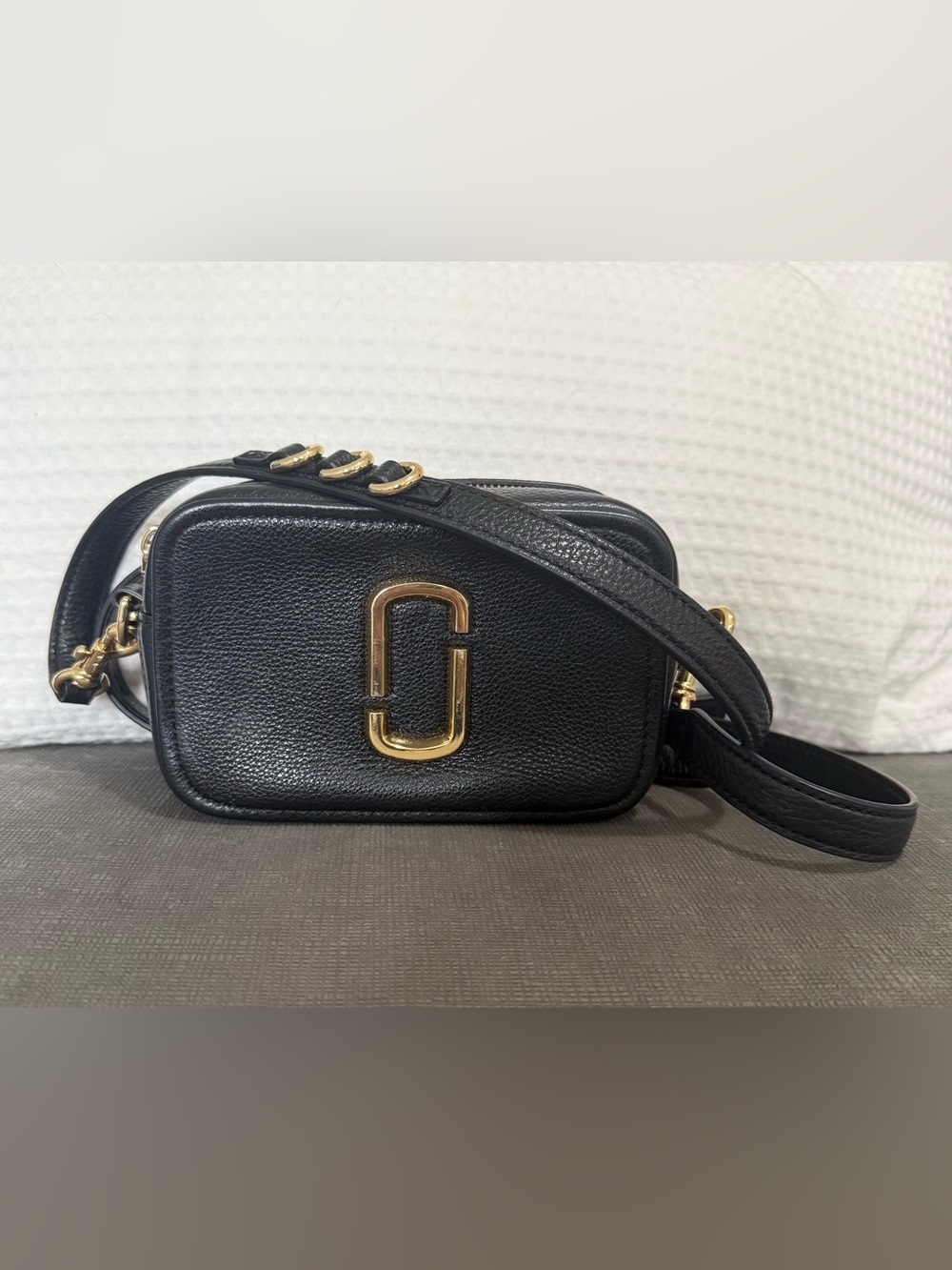 Marc Jacobs The Softshot Leather Crossbody Bag